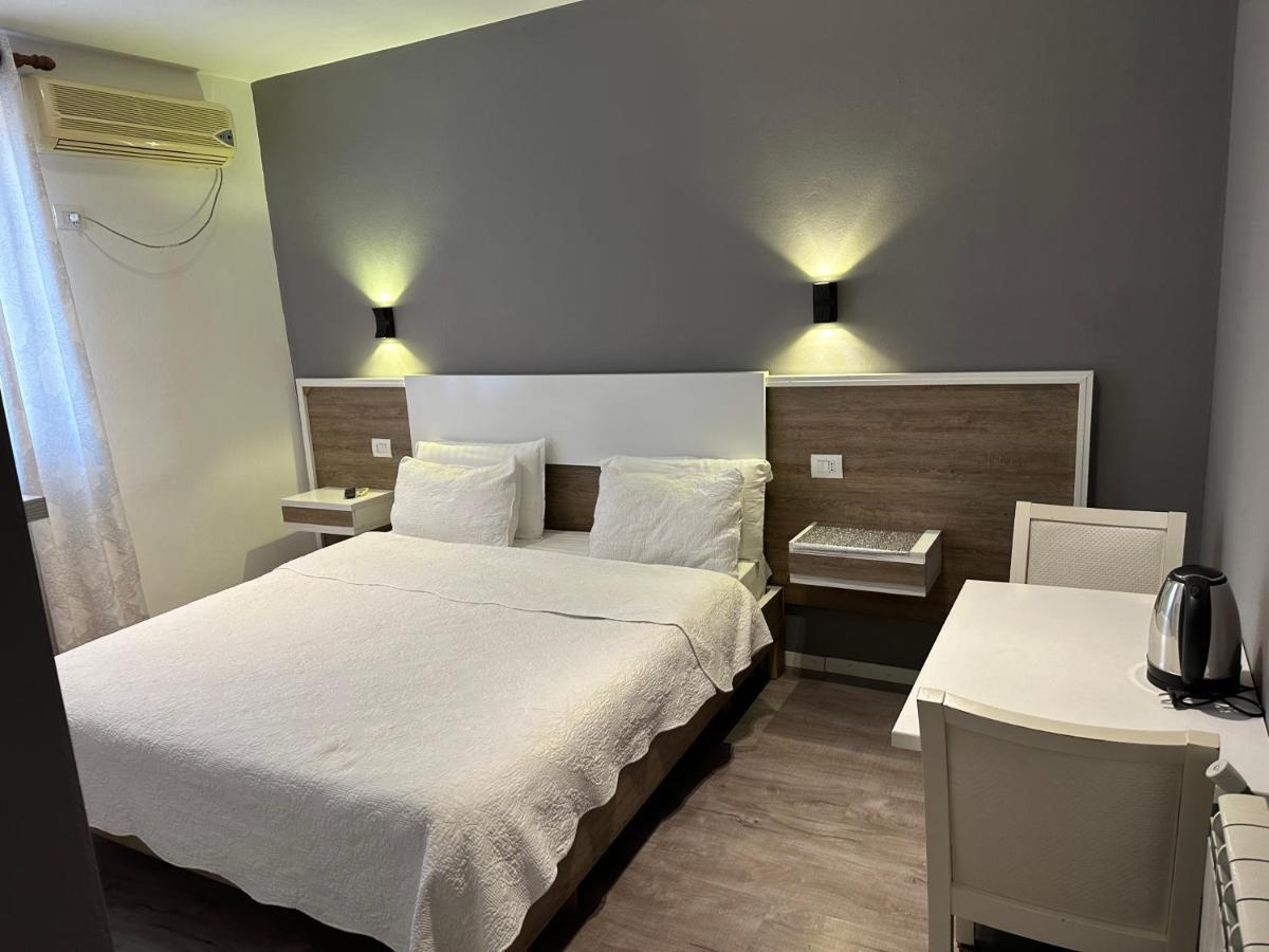 Hotel Gjallica Kukes Bagian luar foto