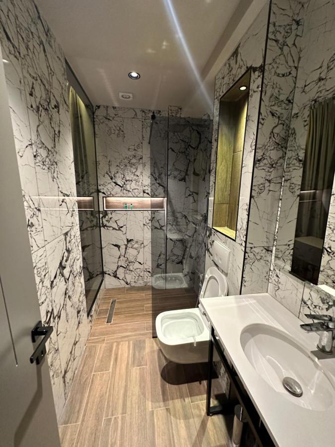 Hotel Gjallica Kukes Bagian luar foto