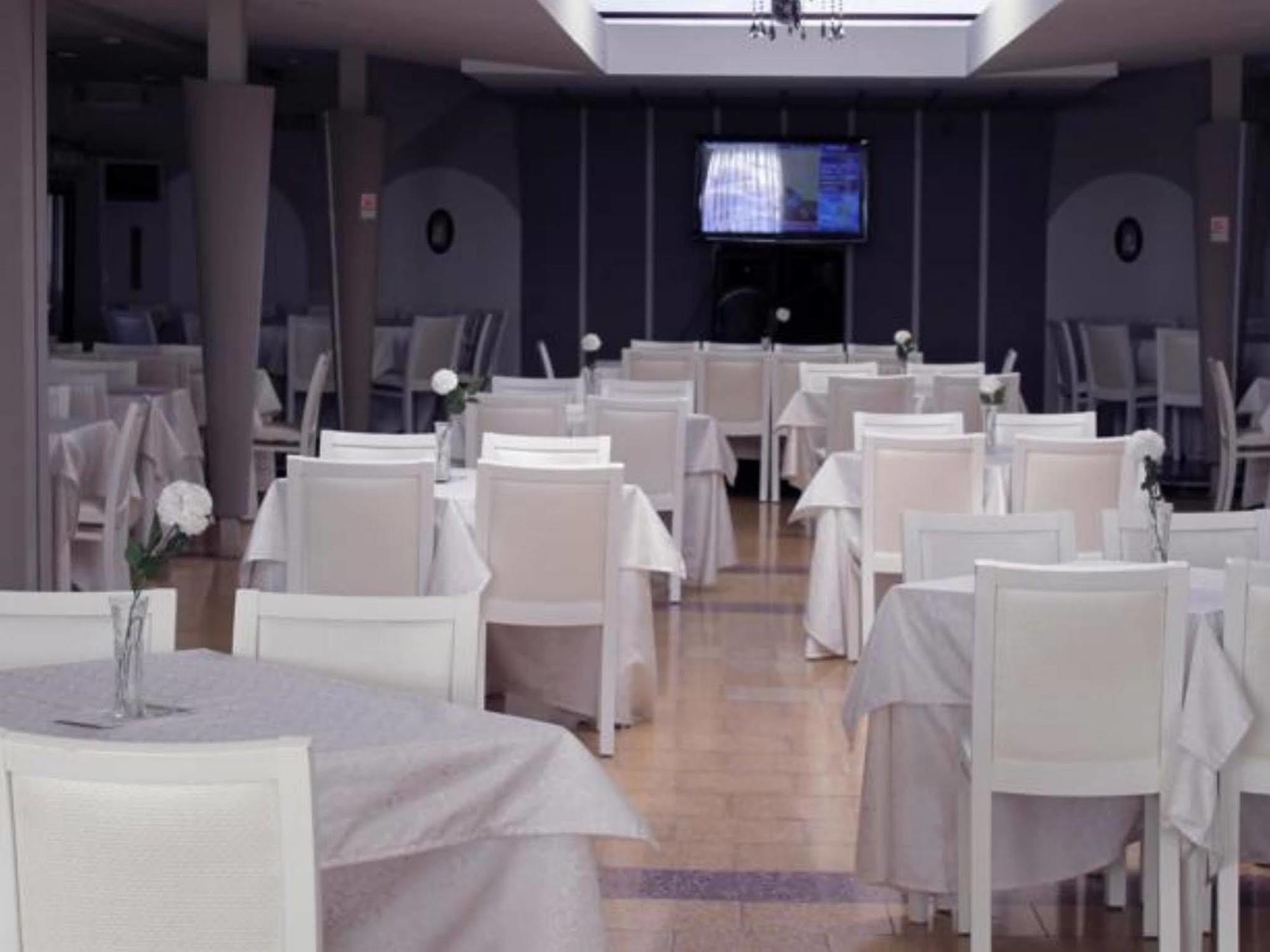 Hotel Gjallica Kukes Bagian luar foto